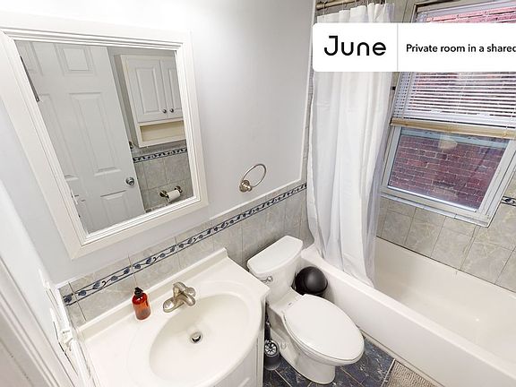 4th image of 1160 Neal St NE #A