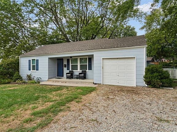 3rd image of 2 Eavey Cir