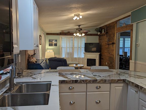 5th image of 510 Magnolia Ln