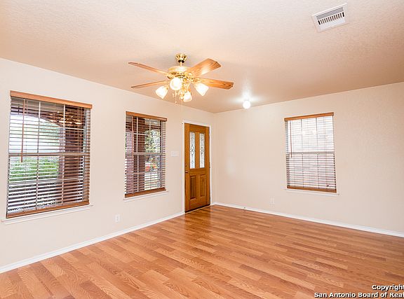 3rd image of 2918 Bandbury Oak