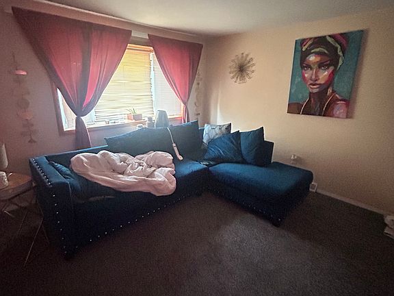5th image of 527 Damian St