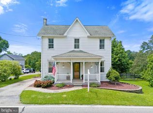 2518 New Park Rd, New Park, PA 17352