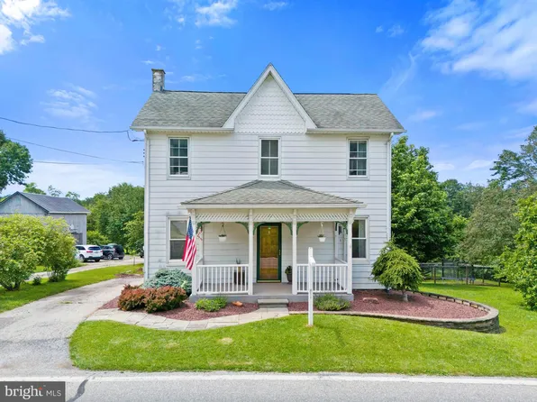 2518 New Park Rd, New Park, PA 17352