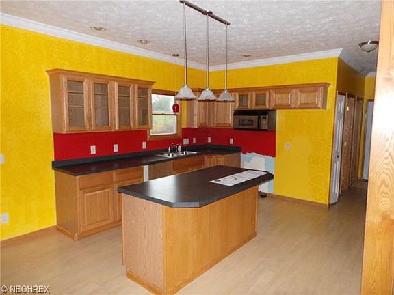 2nd image of 2465 Acorn Ave