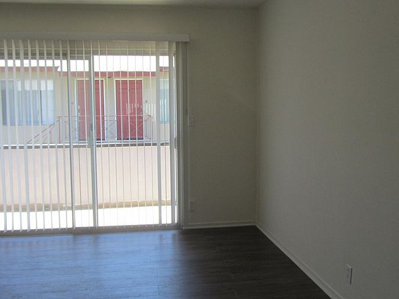 4th image of 1215 Barry Ave APT 4