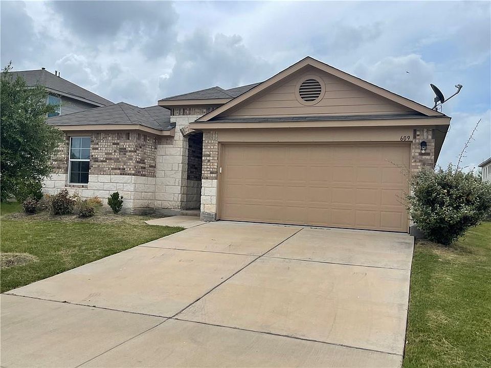 1st image of 609 Silver Wing Dr