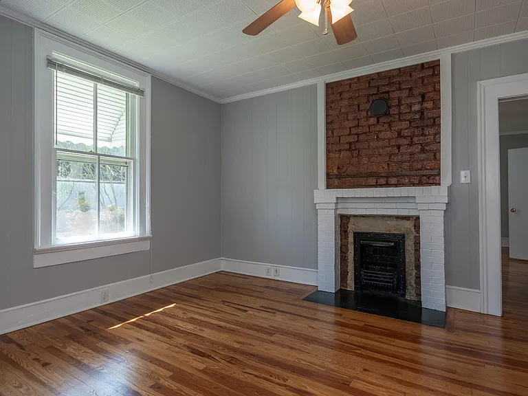 156 Grove St — Photo 8