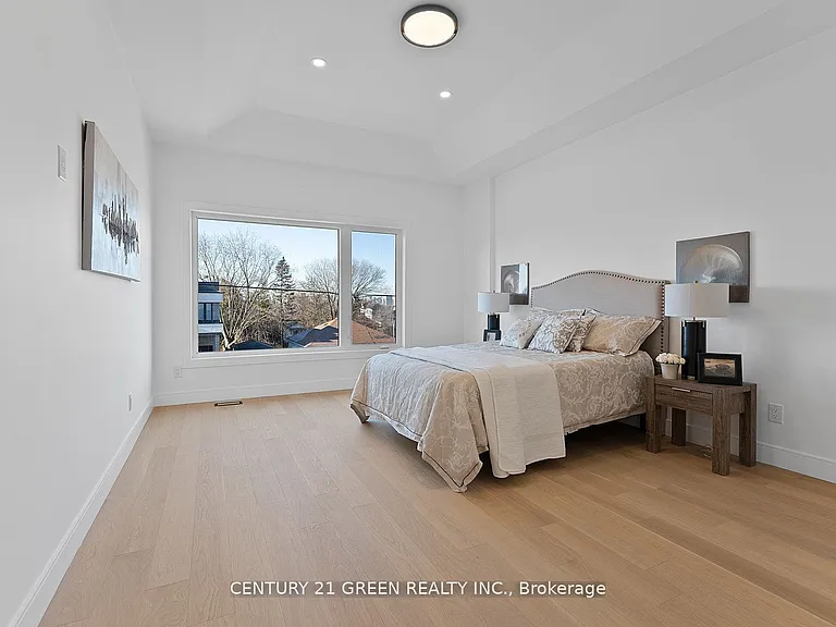 67 Bexhill Ave #MAIN 2ND FLOOR — Photo 24
