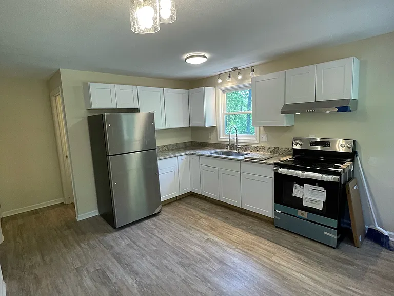 395 Wilbraham St #B — Photo 1