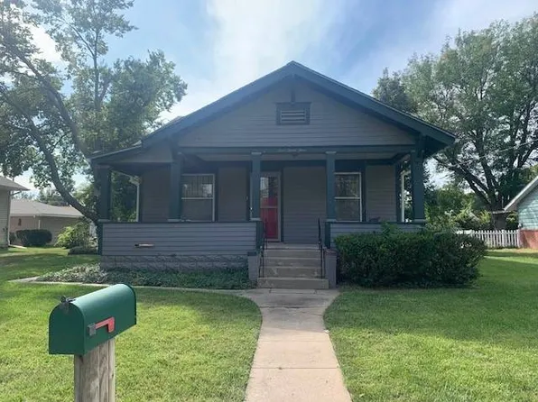 433 N Cherry St, Red Cloud, NE 68970