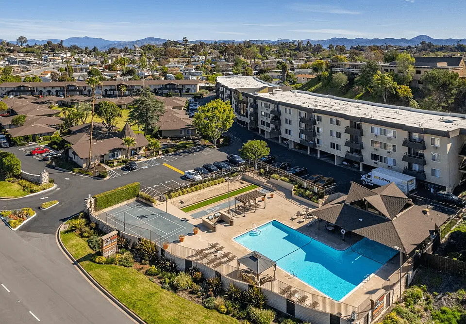 Ivanhoe Village Apartments