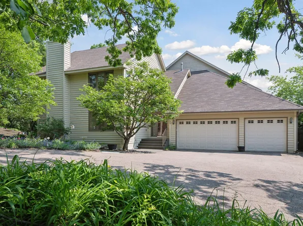 6449 McCauley Ter, Edina, MN 55439