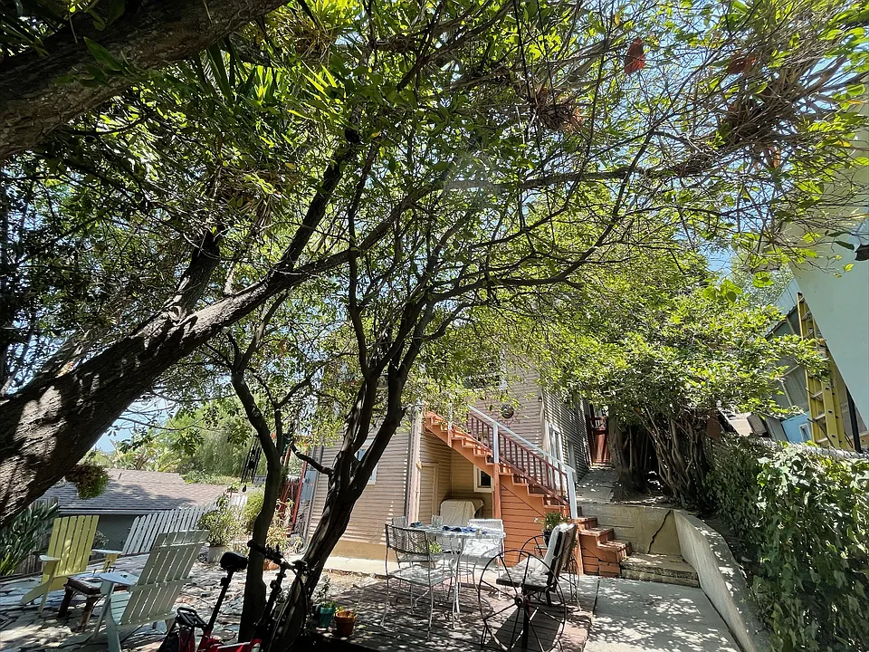 735 E Avenue 43