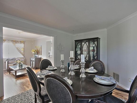 Dining & Formal Living Rooms