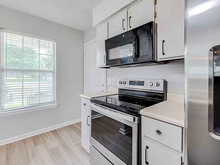 208 Mulberry Way — Photo 7