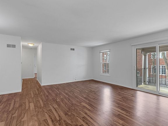 3rd image of 520 Shorely Dr APT 201