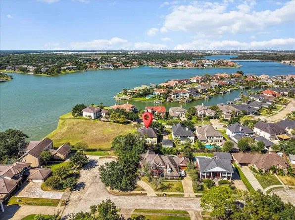 3130 Sea Channel Dr, Seabrook, TX 77586