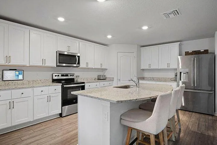 414 SW Dahled Ave — Photo 10