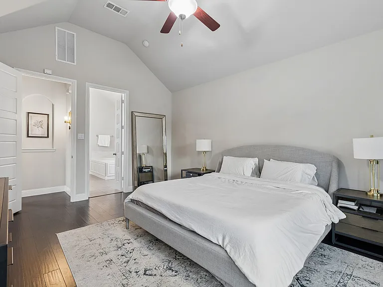 7909 Bonham Cv — Photo 17