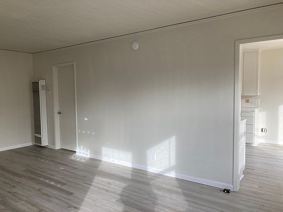 2nd image of 214 Lang St