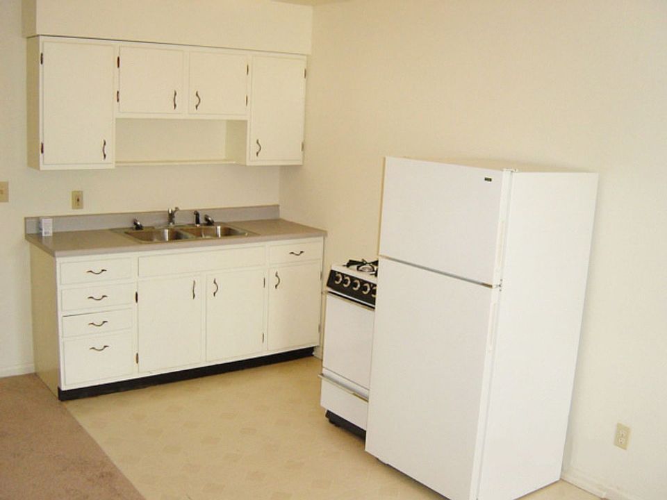1st image of 402 W Clark St #17022491