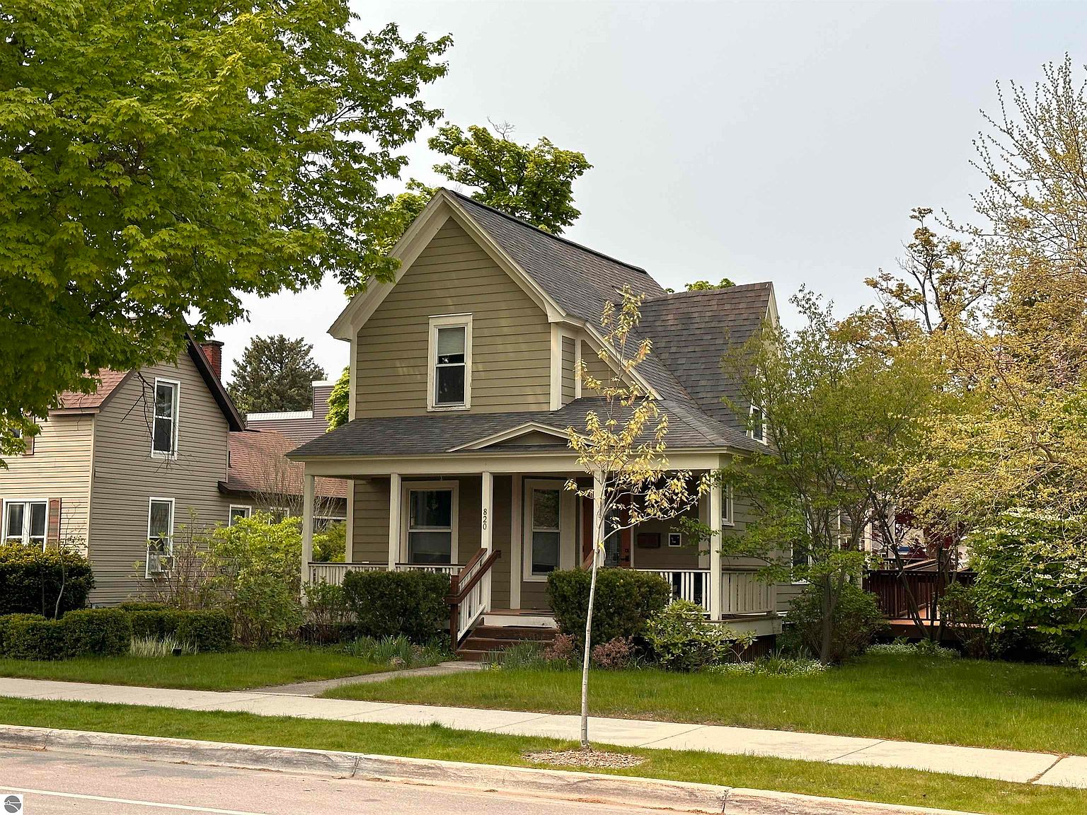 820 W Front St, Traverse City, MI 49684 MLS 1911594 Zillow