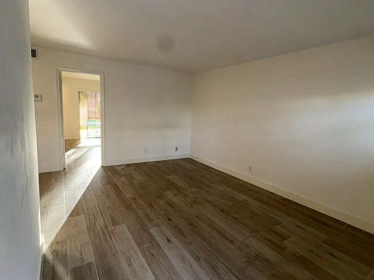 305 E Ocean Ave #102 — Photo 3