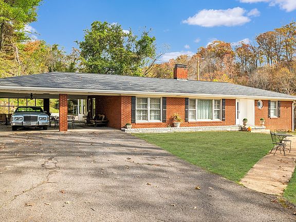 2nd image of 404 Vanhook Dr
