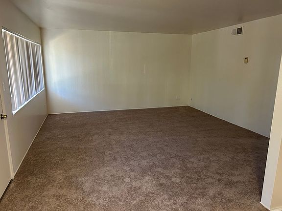 3rd image of 2950 Clairemont Dr #9