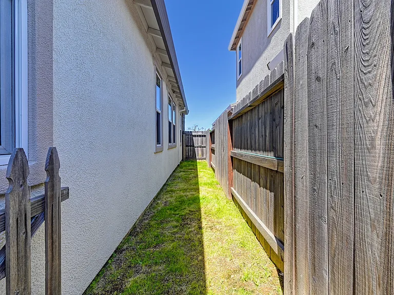 5088 Moonraker Ln — Photo 32
