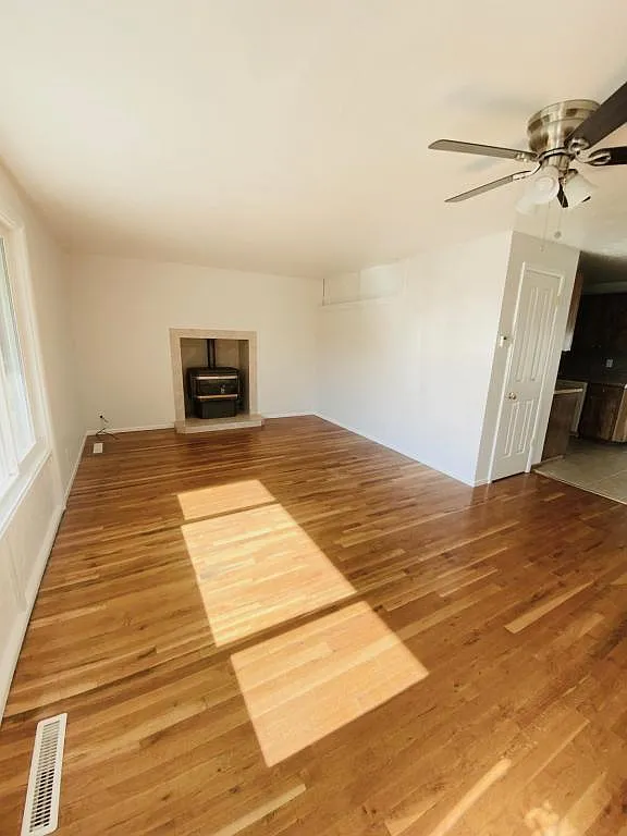 737 Anthon Ave — Photo 2