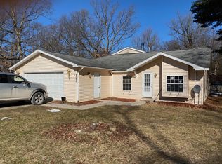 6545 Field Ave, Whitmore Lake, MI 48189