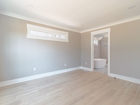 3rd image of 110 Elrod Dr