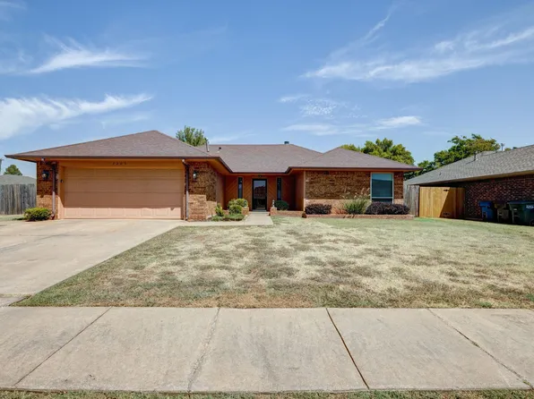 2205 Basking Ridge Trl, Edmond, OK 73013