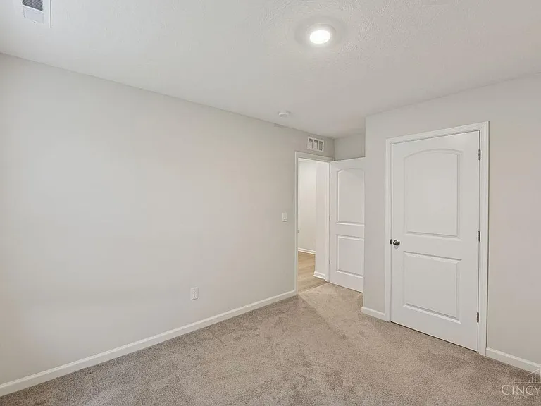 5001 Lakeview Dr — Photo 32