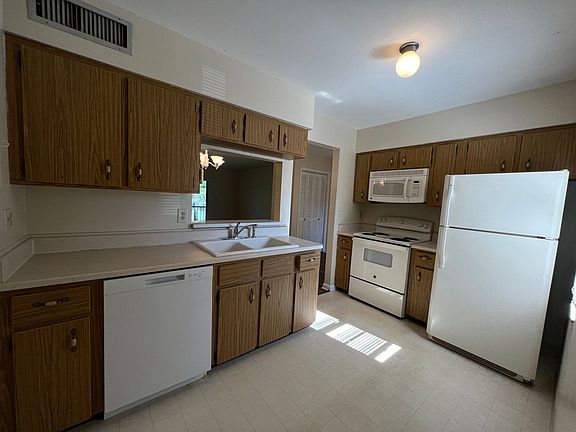 5th image of 600 Domenico Cir Unit F7