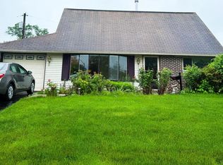 6 Harrow Rd, Levittown, PA 19056