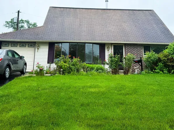 6 Harrow Rd, Levittown, PA 19056