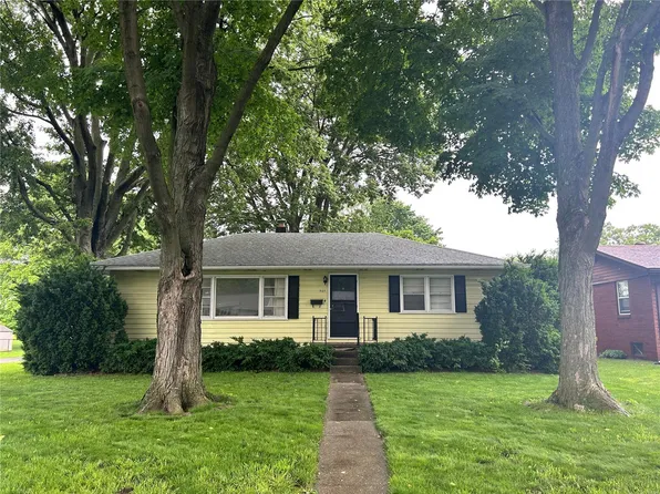 301 Tower Dr, East Alton, IL 62024