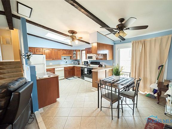 4th image of 2279 104th St