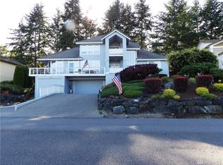 270 E Rainier Ct, Allyn, WA 98524