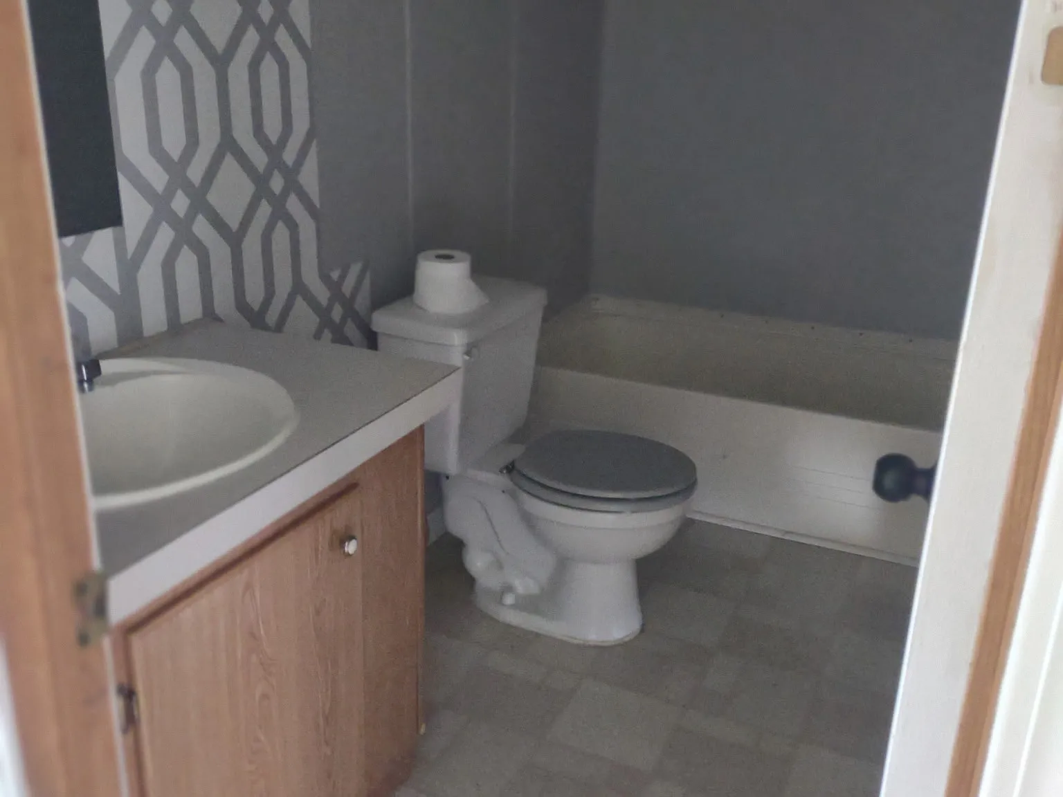 2 bed, 1200 sqft, $1,750 — Photo 2
