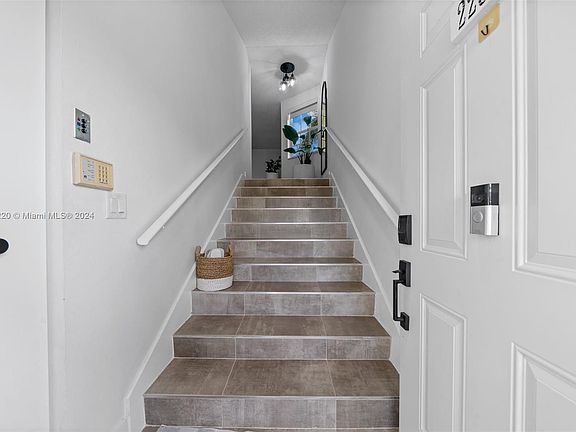 4th image of 2252 SE 27th Dr #207-D