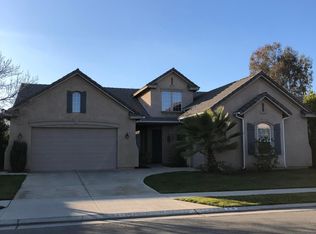 414 Hanson Ave, Clovis, CA 93611