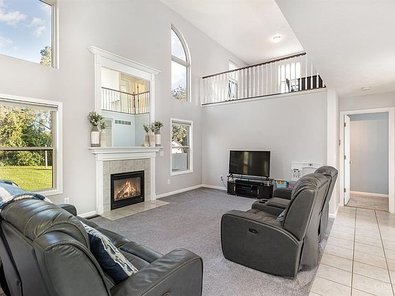 5th image of 2190 Old Orchard Dr