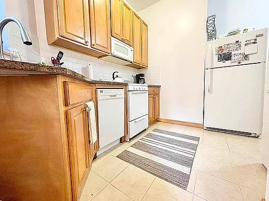 3rd image of 765 9th Ave #2R