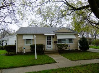 137 Riverside Dr, Montgomery, IL 60538