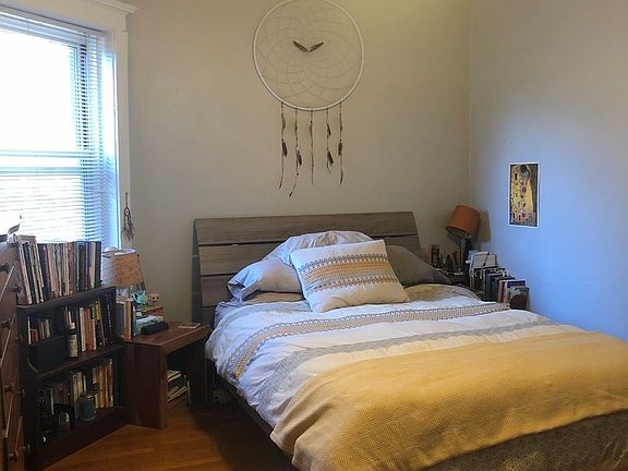 3rd image of 1101 W Pratt Blvd APT 3W