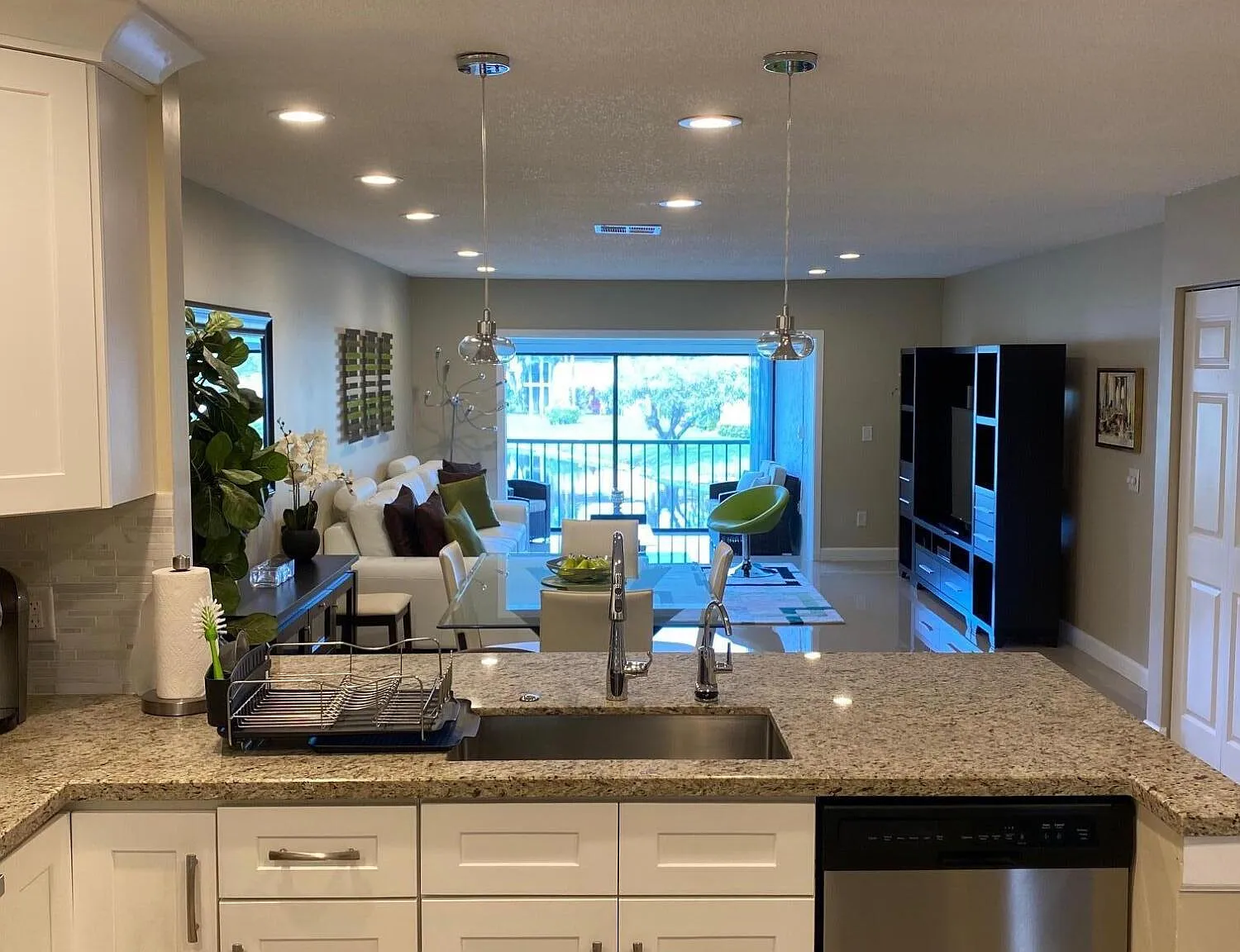 2 bed, 2.0 bath, 1216 sqft, $2,895 — Photo 3