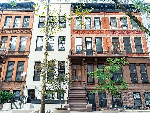 4th image of 23 W 94th St